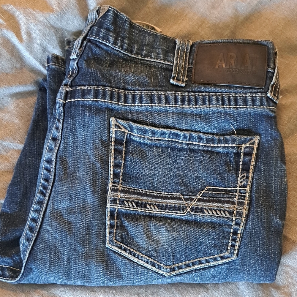 ARIAT Boot Cut Relaxed Jeans
